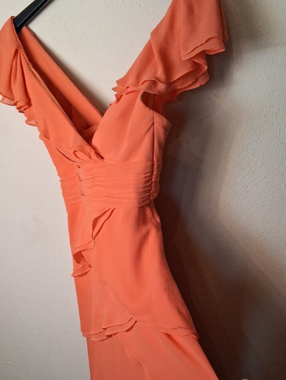 Watters & WattersStyle Number: 8514Material: 100% Polyester ChiffonColor: Coral